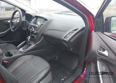 2013 Ford Focus Titanium z USA, uszkodzony, nr VIN 1FADP3N29DL121127